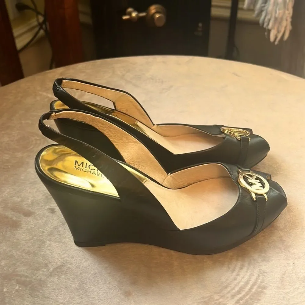 #officesiren 💃 MK Michael Kors Sz 8 SOFT Leather Wedge Heels EUC!
